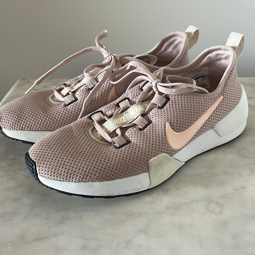 womens Sz 7 Nike Blush Mesh Sneakers. Great Condition and clean!